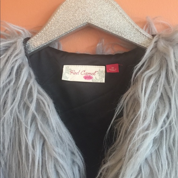 Red Camel Faux Fur vest Medium - Picture 2 of 5
